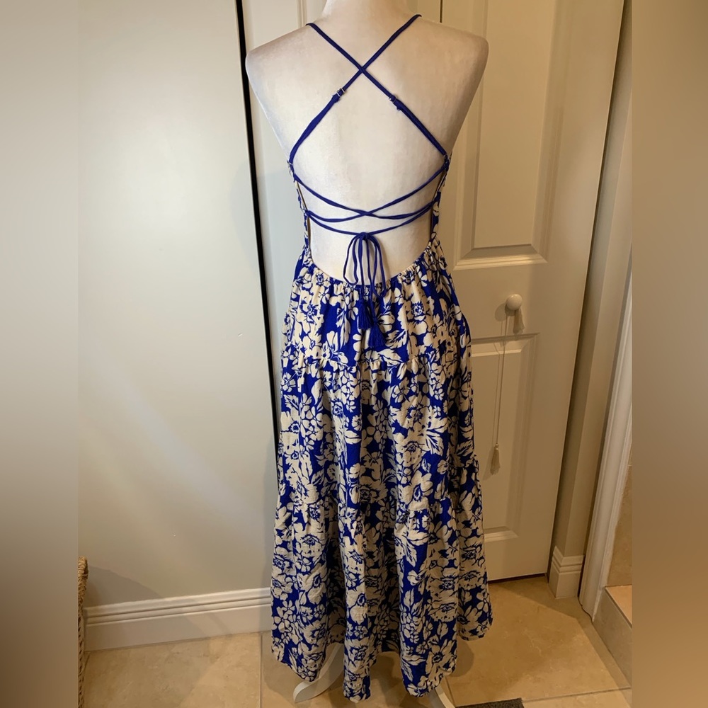 Aakaa Tied Up Boat Neck Floral Print Tiered Pleated A-line Backless Dress - Picture 5 of 8
